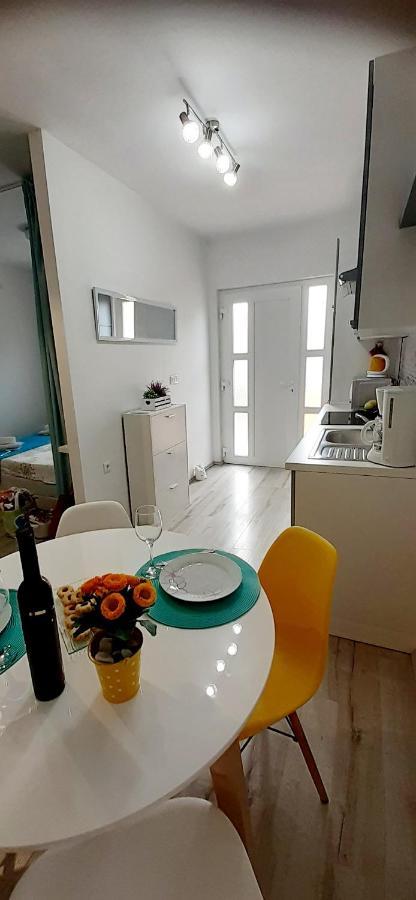 Lennida Studio Apartman With Free Parking Kavran エクステリア 写真